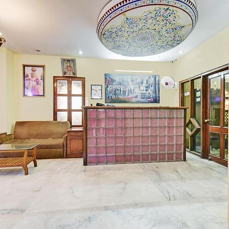 Capital O 84122 Hotel Trilok Palace ジャイプール エクステリア 写真