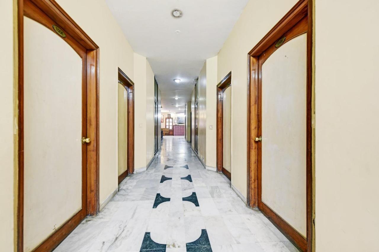 Capital O 84122 Hotel Trilok Palace ジャイプール エクステリア 写真