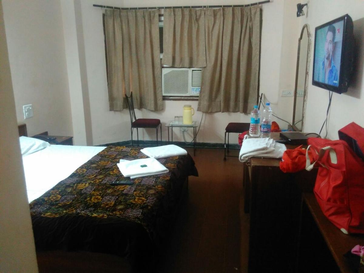 Capital O 84122 Hotel Trilok Palace ジャイプール エクステリア 写真